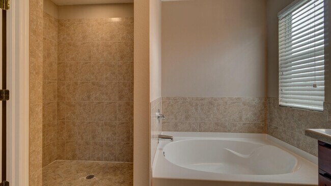 Building Photo - 13576 Hunters Point St