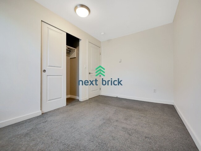 Building Photo - 3 Bed 1 Bath Charming Seattle Home is Ready for Rent!
