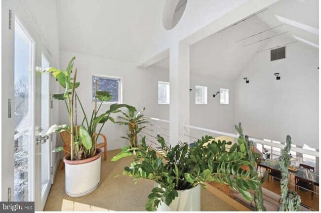 Building Photo - 4527 Q Pl NW