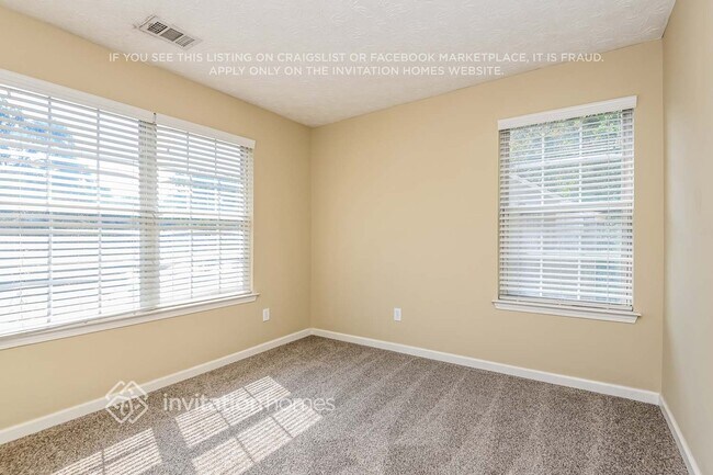 Building Photo - 1725 Stoneoak Cir