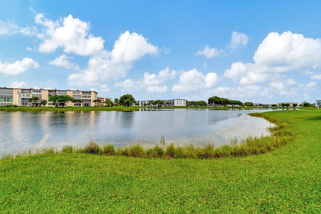 Building Photo - 4050 Cornwall C