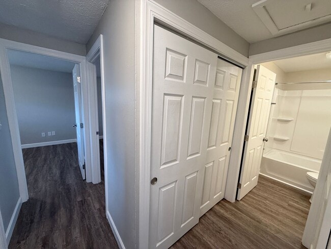 Building Photo - 4421 Primrose Ln