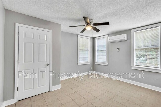 Building Photo - 815-A E 32nd St