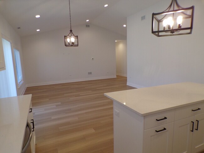 Building Photo - 33476 N Evergreen Dr