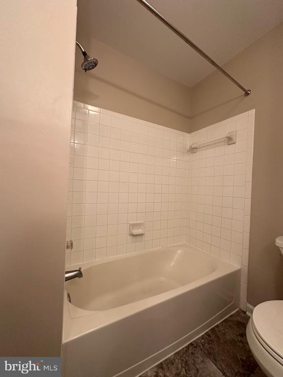 Building Photo - 9400 Birchwood Ct W