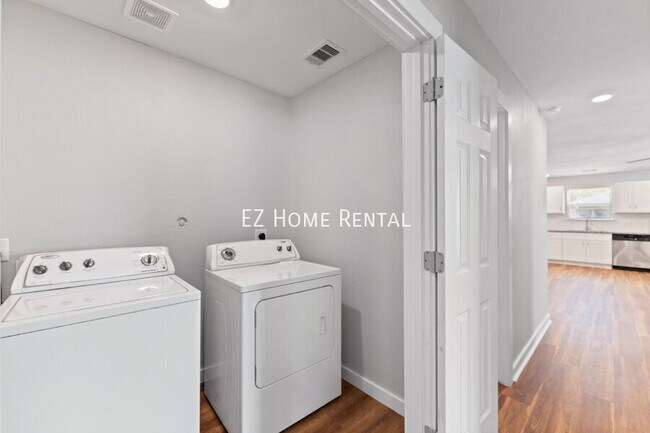 Building Photo - 8617 Clarington St