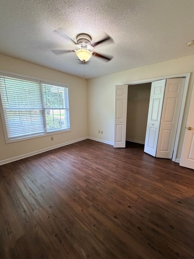 Building Photo - 104 Brazington Ct
