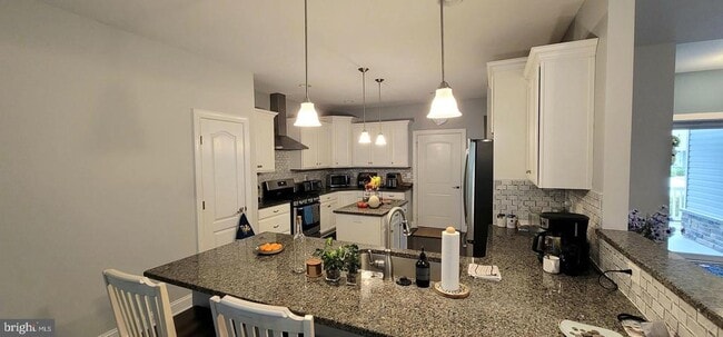 Building Photo - 18161 Emerson Way