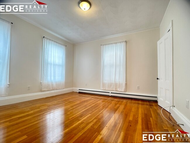 Building Photo - 19 Gordon St