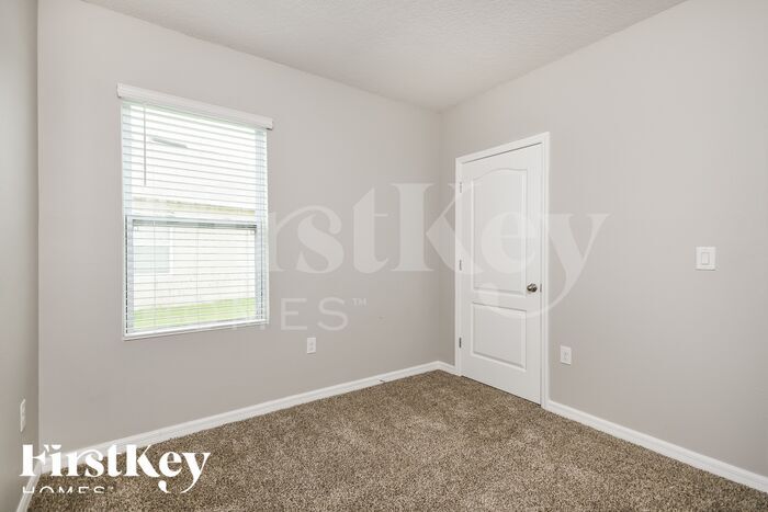 Building Photo - 621 Squires Grove Dr