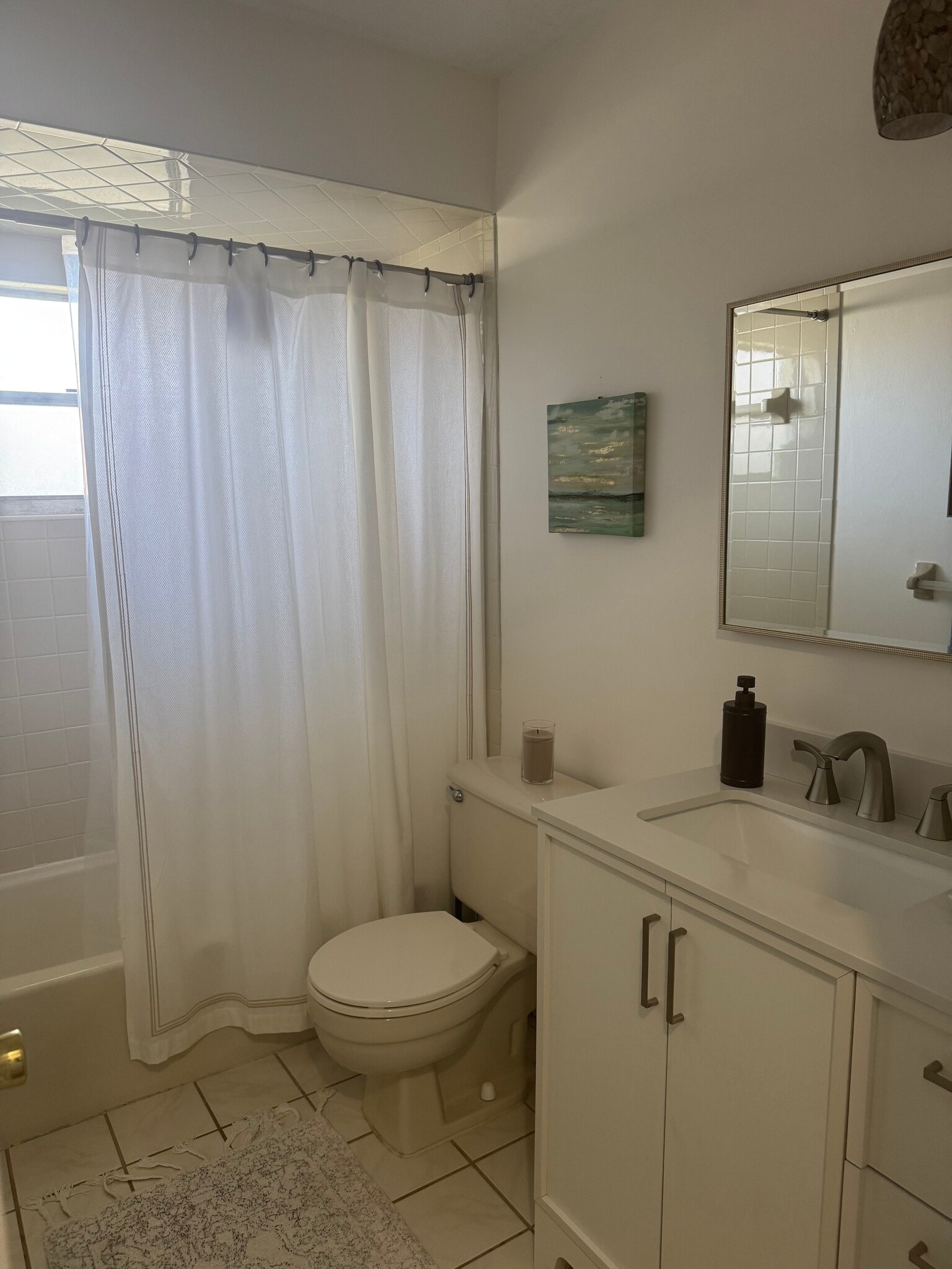 Guest Bathroom - 1063 Wexford Way
