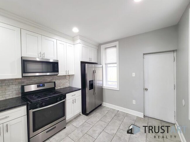 Primary Photo - 3 bedroom/2 bath House in Brewerytown, Phi...