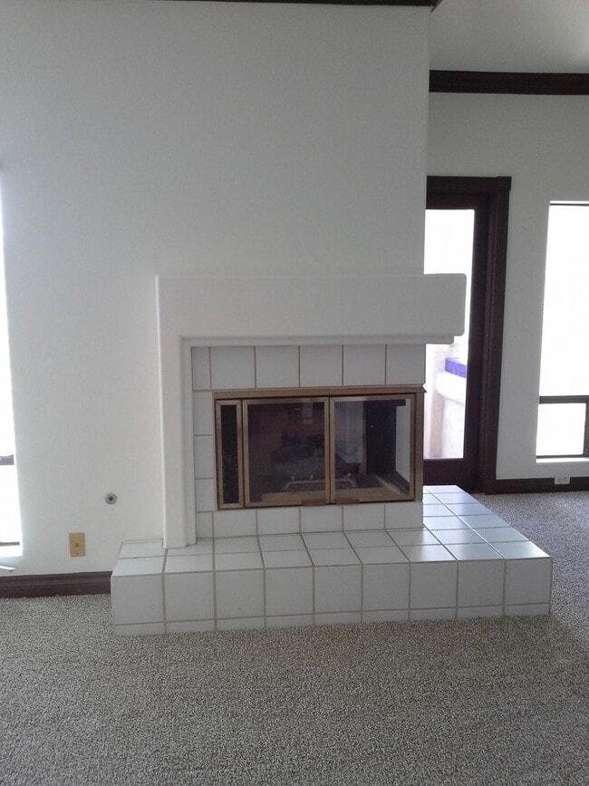 Building Photo - Terrific 1Br/1.5Ba Condo in Gated Masters Hill W/ Golf Course Views
