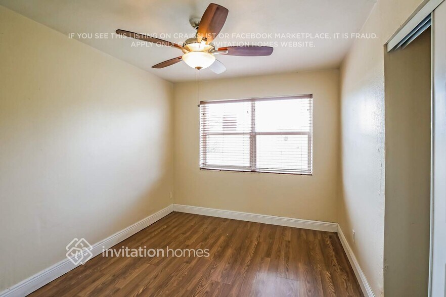 Building Photo - 725 Caddie Pl