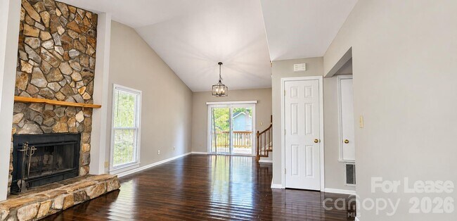 Building Photo - 3317 Windsor Dr