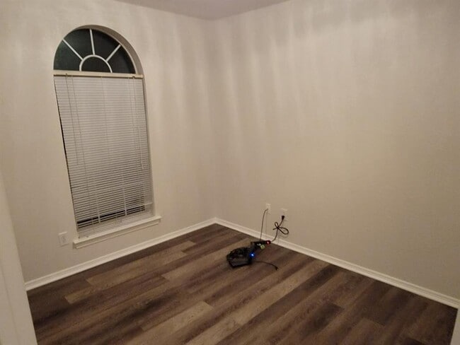 Building Photo - 17303 Box Canyon Ln