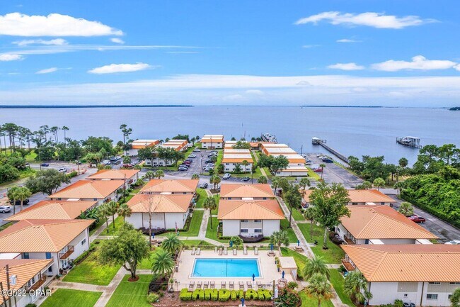 Building Photo - 2100 W Beach Dr