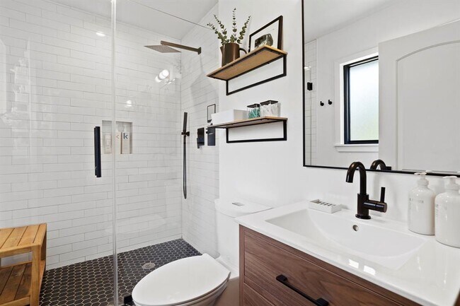 Building Photo - 8537 Panatella Dr