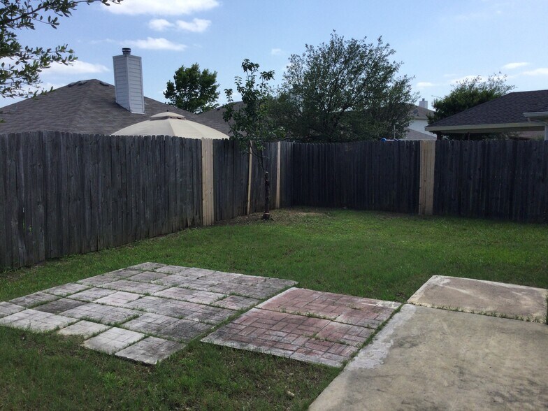 Building Photo - 5589 Hunters Bend Ln