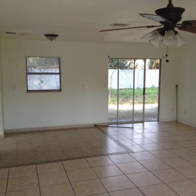 Building Photo - 3 Bed/2 Bath Home in Corrine Terrace - Great Location, Walk to Baldwin Park!