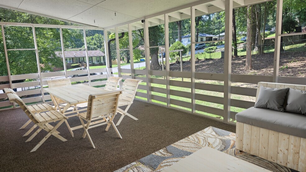 Building Photo - 2835 Hayden Dr