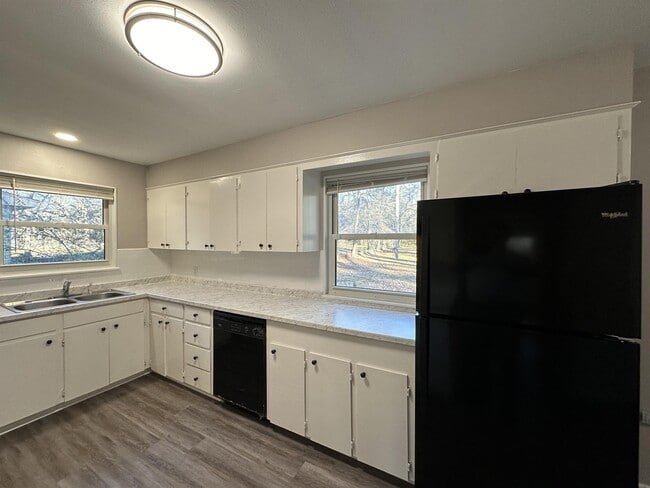 Building Photo - 3702 Sabine Ave