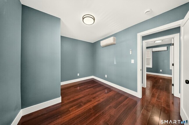 Building Photo - 359 Park Ave