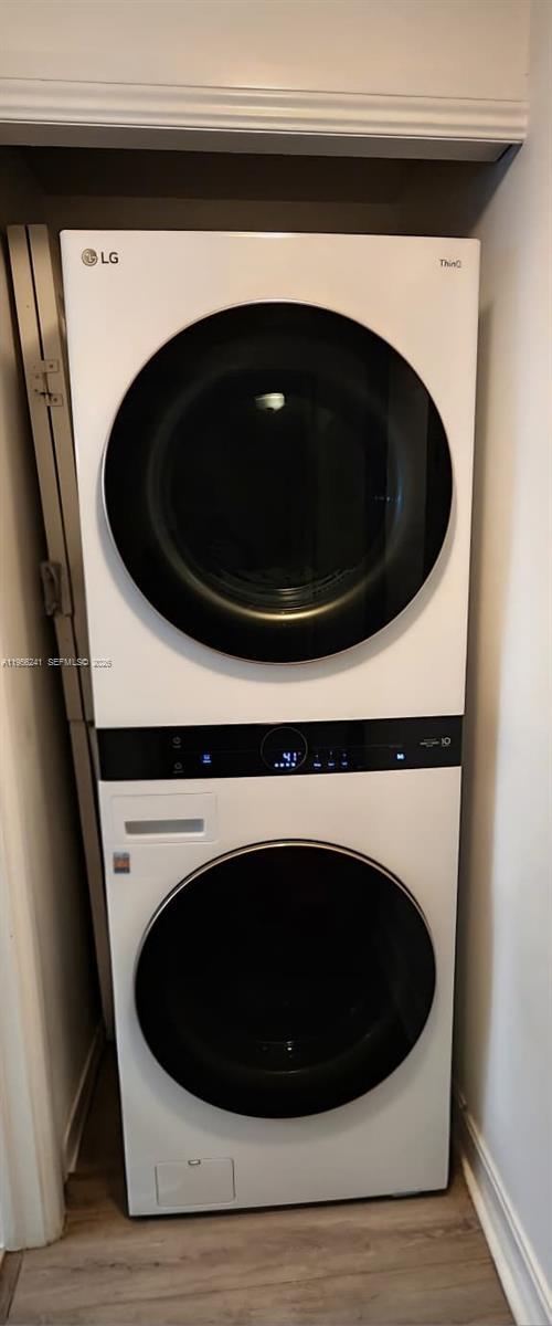 Building Photo - 322 Madeira Ave