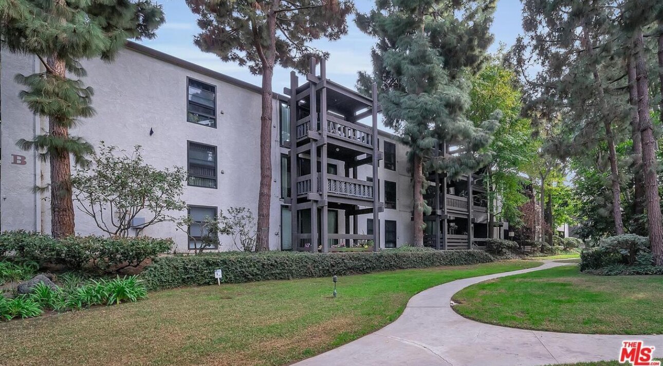 Building Photo - 7742 Redlands St