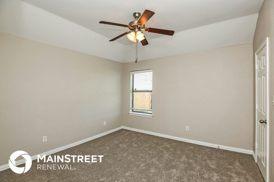 Building Photo - 8100 Raleigh Dr