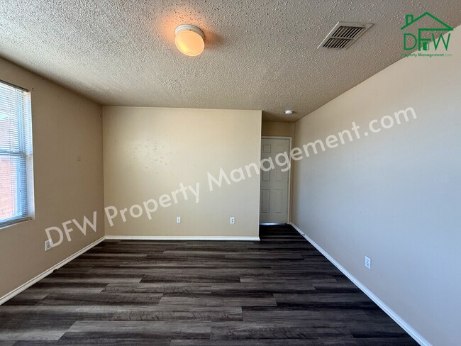 Building Photo - 2-Story 4 BR Home with Large Backyard & Game Room