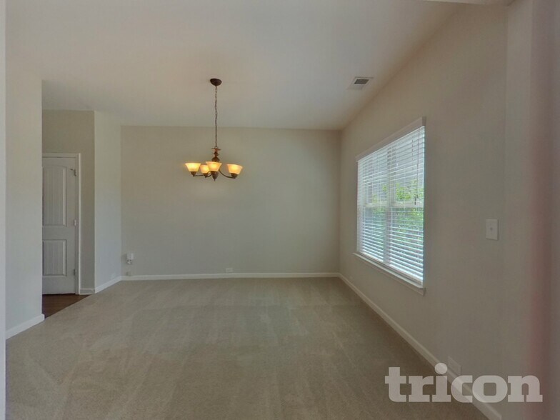Building Photo - 297 Parkview Pl Dr