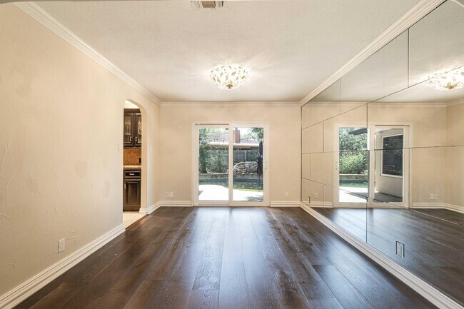 Building Photo - 3215 Sesbania Dr