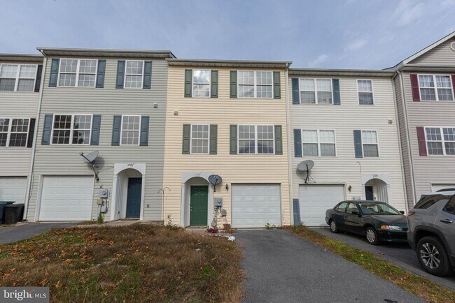 Building Photo - 124 Pony Cir