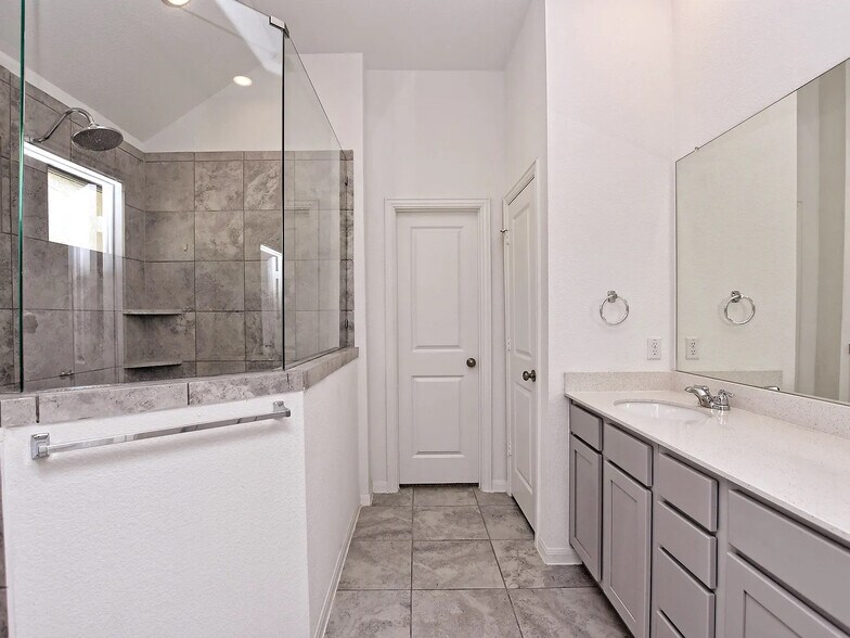 Building Photo - Room in House on Panzano Dr