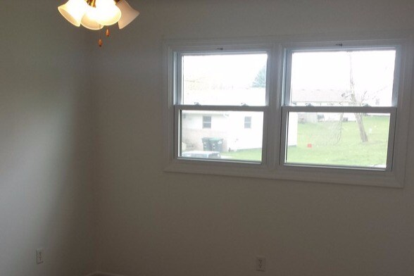 Front bedroom - 1875 Adams St