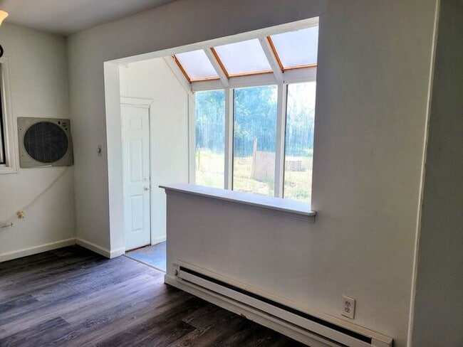 Building Photo - Fresh Air Country Living 4 Bedroom, 2.5 bath