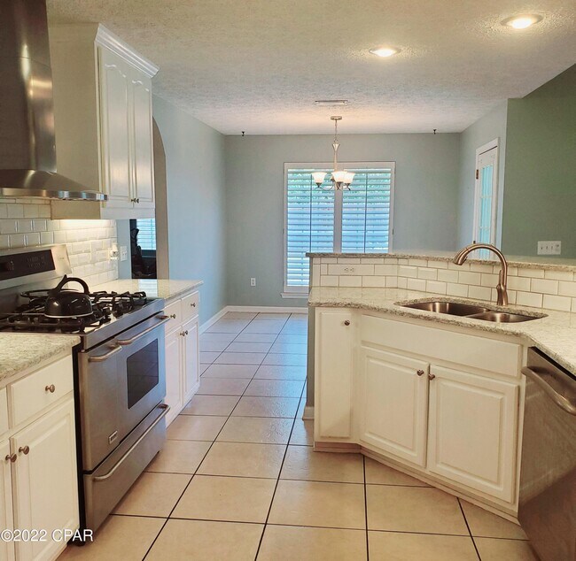 Building Photo - 431 Hidden Island Dr