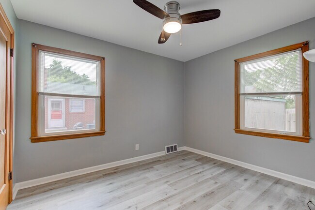 Building Photo - 4610 Rookwood Ave