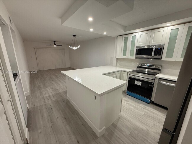 Building Photo - 11477 NW 39th Ct