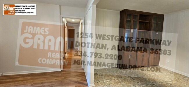 Building Photo - 1511 Shrewsbury Dr
