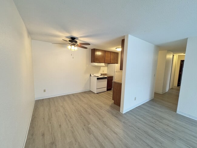 Building Photo - 956 Place Apartments