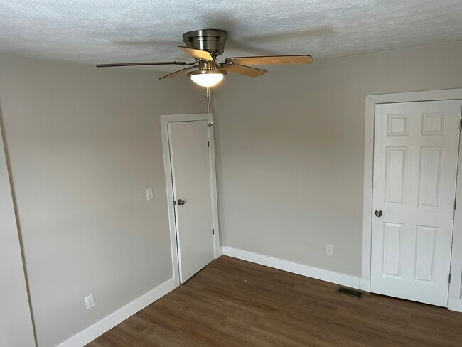 Building Photo - 523 Franklin Ave