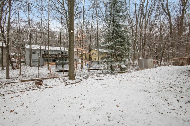 Building Photo - 5671 Christie Ave - Gorgeous 4 Bed