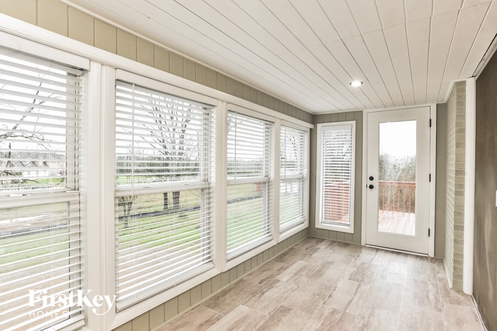 Building Photo - 441 Northern Rd