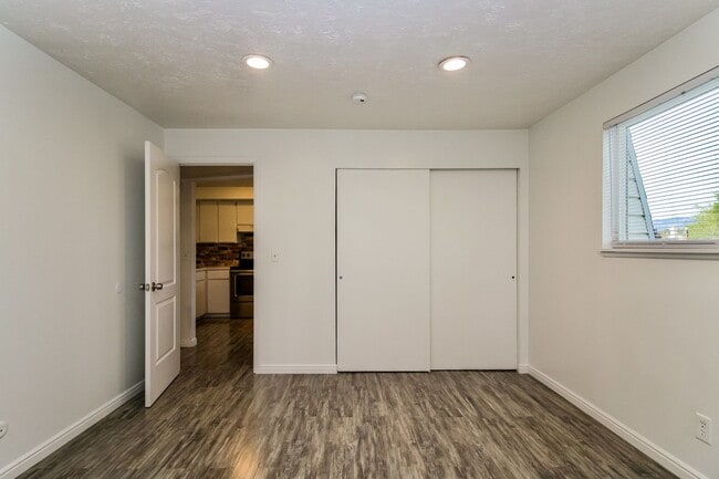 Building Photo - Cozy 2 Bed, 1 Bath and Pet-Friendly Home w...