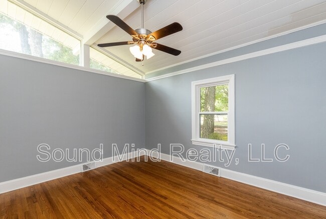 Building Photo - 3504 Hawthorne Rd