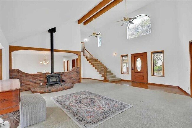 Building Photo - Large 4-bedroom Remodeled home in Lake Wildwood, Penn Valley, CA 95946