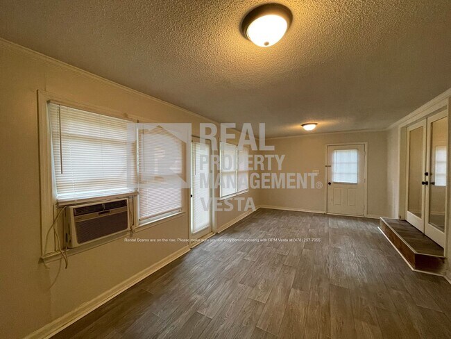 Building Photo - 443 Lacebark Dr