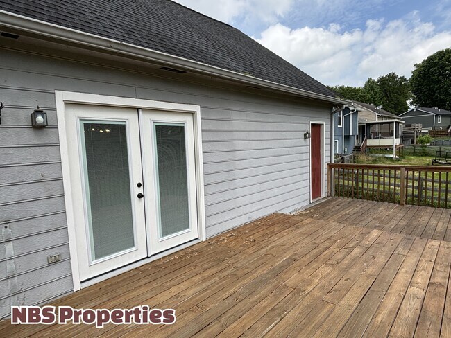 Building Photo - 7404 Foxglove Ln